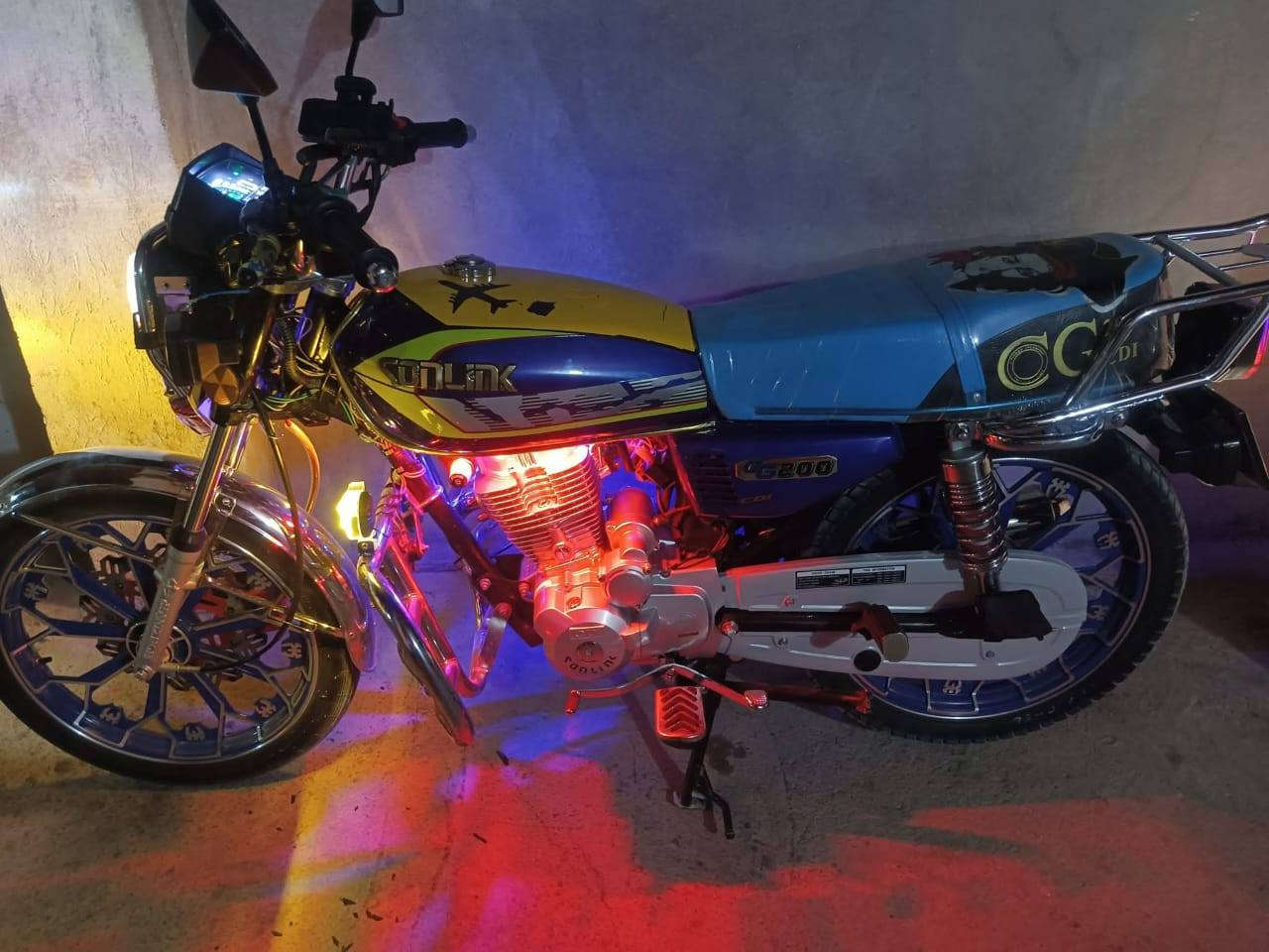 السلام علیکم
سيفان موديل 2025

محرك 200 اوراق منفیس

شاشه إلكتروني

كهربائيات كلها شغاله

الدراجه فول نعومه ومحركها ما ممدوده عليه سبانه

السعر 850 بي مجال قليل

شراي يراسني عل هاذ رقم ***********
هيت ناحيت لفرات
