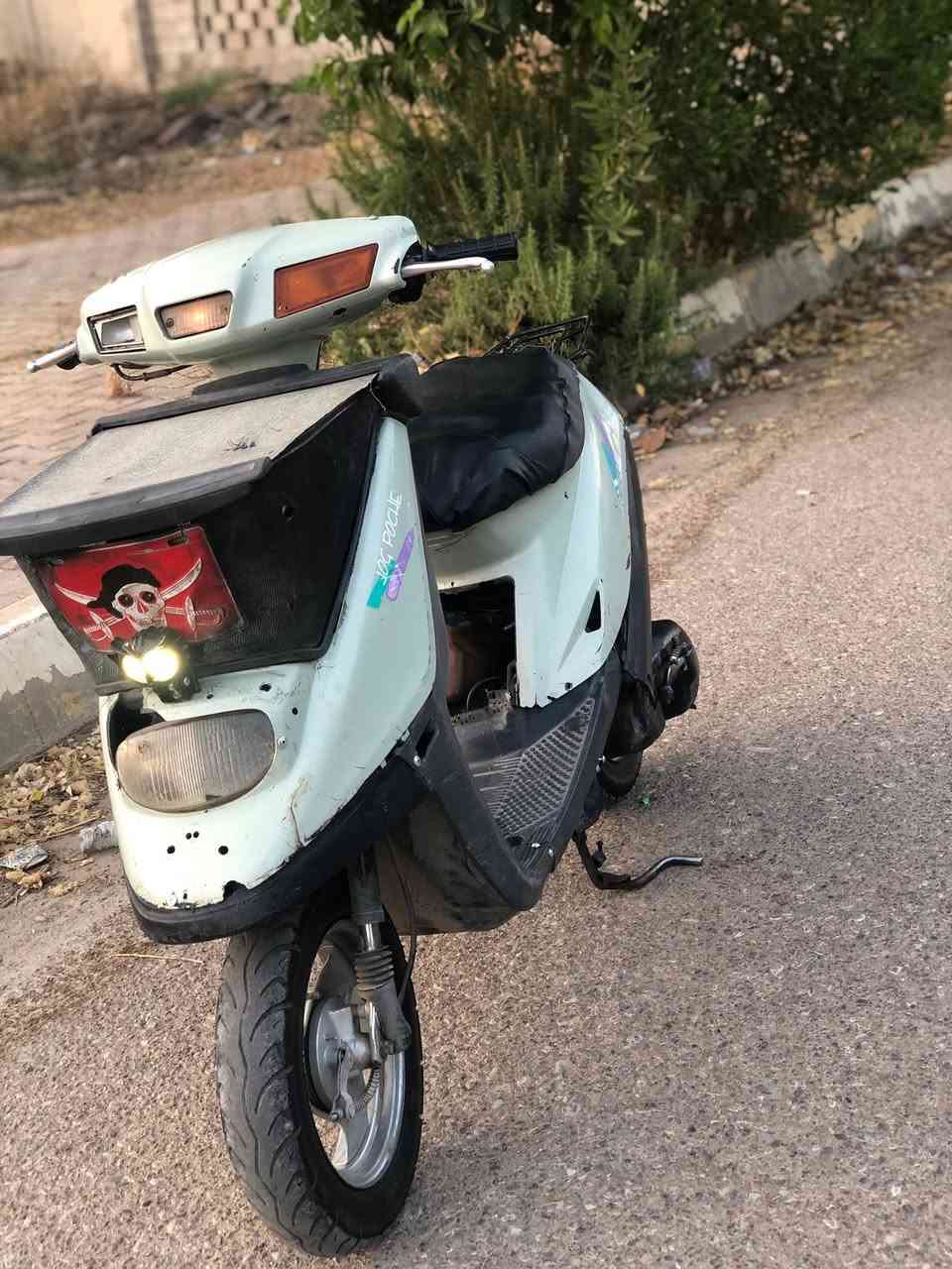 سلام عليكم شباب ياماها سحب للبيع بريكات تايرات زينه كفرات يرادله شويه ترتيب  محرك صوت ناعم سعر ١٣٠بيه مجال رقم ***********
