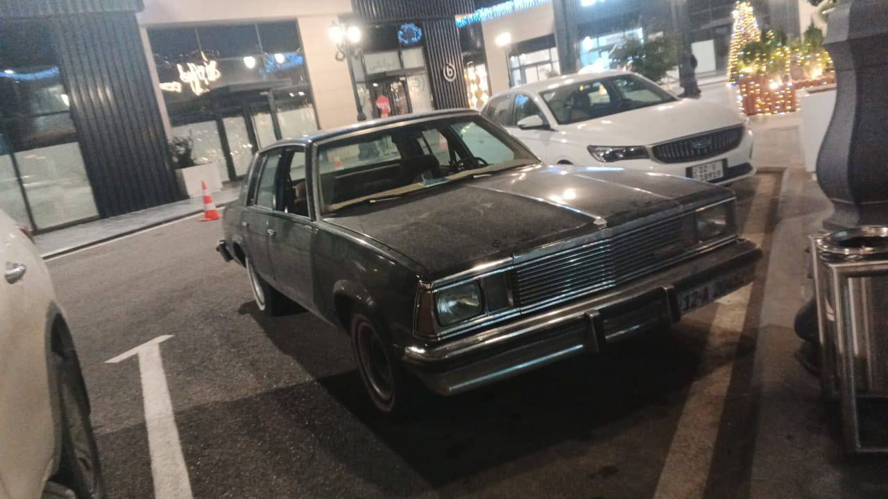 ماليبو موديل 1981
رقم سنويه كابون بانزبن كله جديد 
صدر امامي خلفي كله بشرط 
كير مكينه تبريد كله بشرط 
***********
