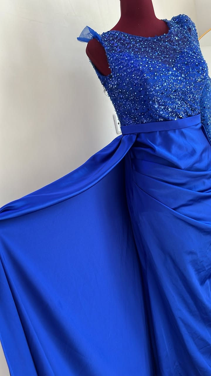 سعر الفستان 10و15 مابيهم كل ضرر تفحصين الفستان بوجود المندوب توصيل موجود لكل المحافظات 5 الف


**إذا كنت صاحب هذا الإعلان وتريد حذفه لأي سبب، رجاءا أرسل رسالة إلى الدعم الفني**