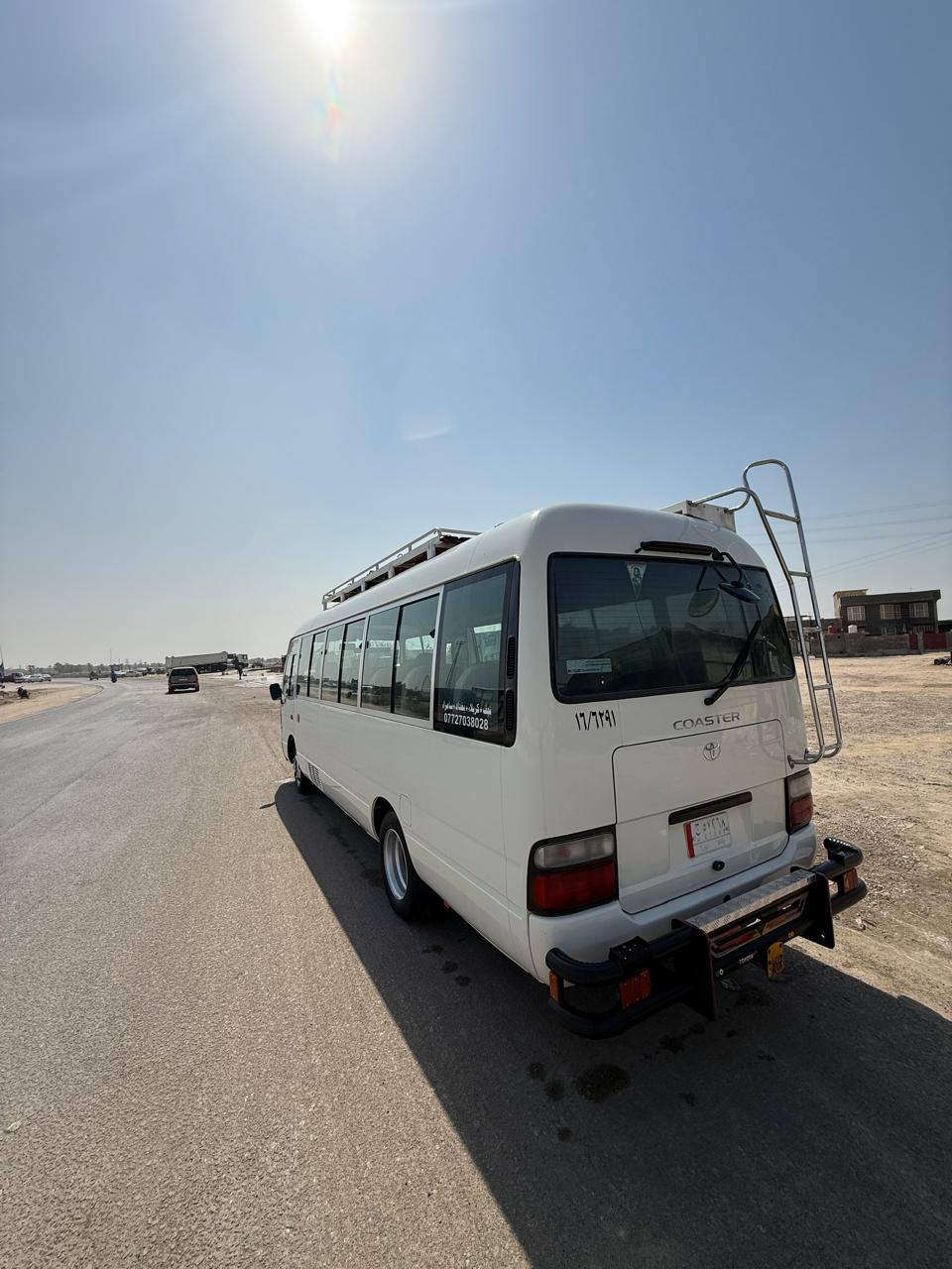 السلام عليكم كوستر للبيع موديل 16 سياره خير من الله سياره كبل للشارع كامله مكاني البصره القرنه اتصل ***********
