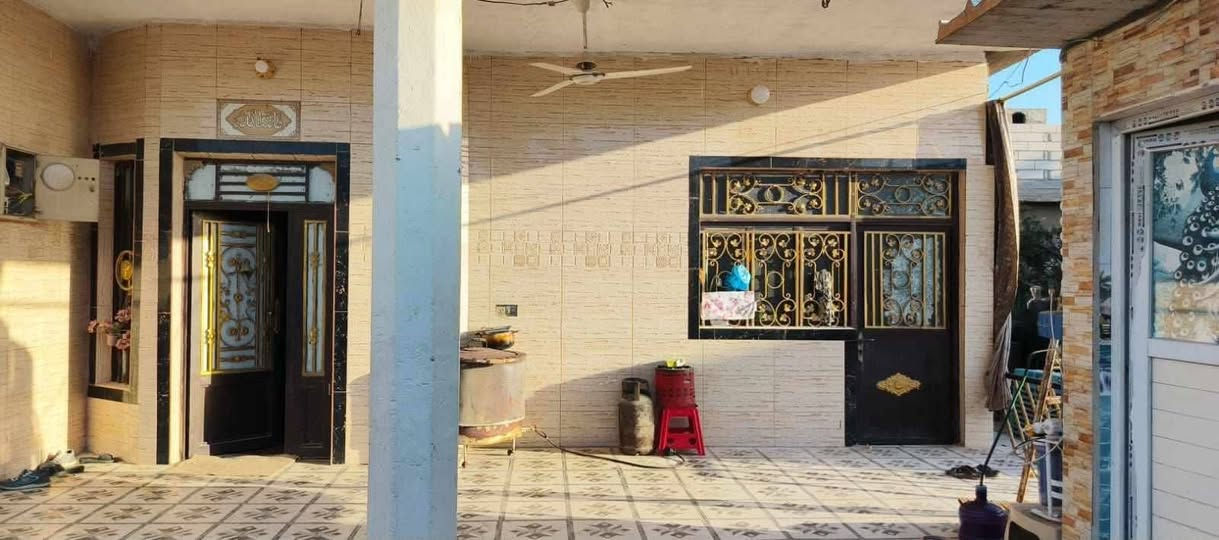 بيت للبيع منطقة الشبانات مشروع البزل لاول المساحه ٣٥٠ متر عقد ١٧ السعر ١٦٠ قابل للتفاوض تواصل واتساب ***********
