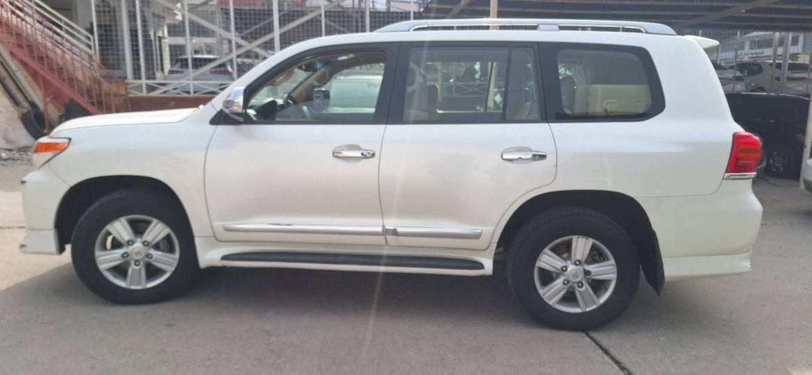 GXR 8V
***********
بدون دعم و صبغ
مكينة بس قبغ مفتوح
8 برشوت 
تشغيل بصمة
سلايت 
كاميرة و شاشة
مكان دهوك
السعر 370 و مجال
