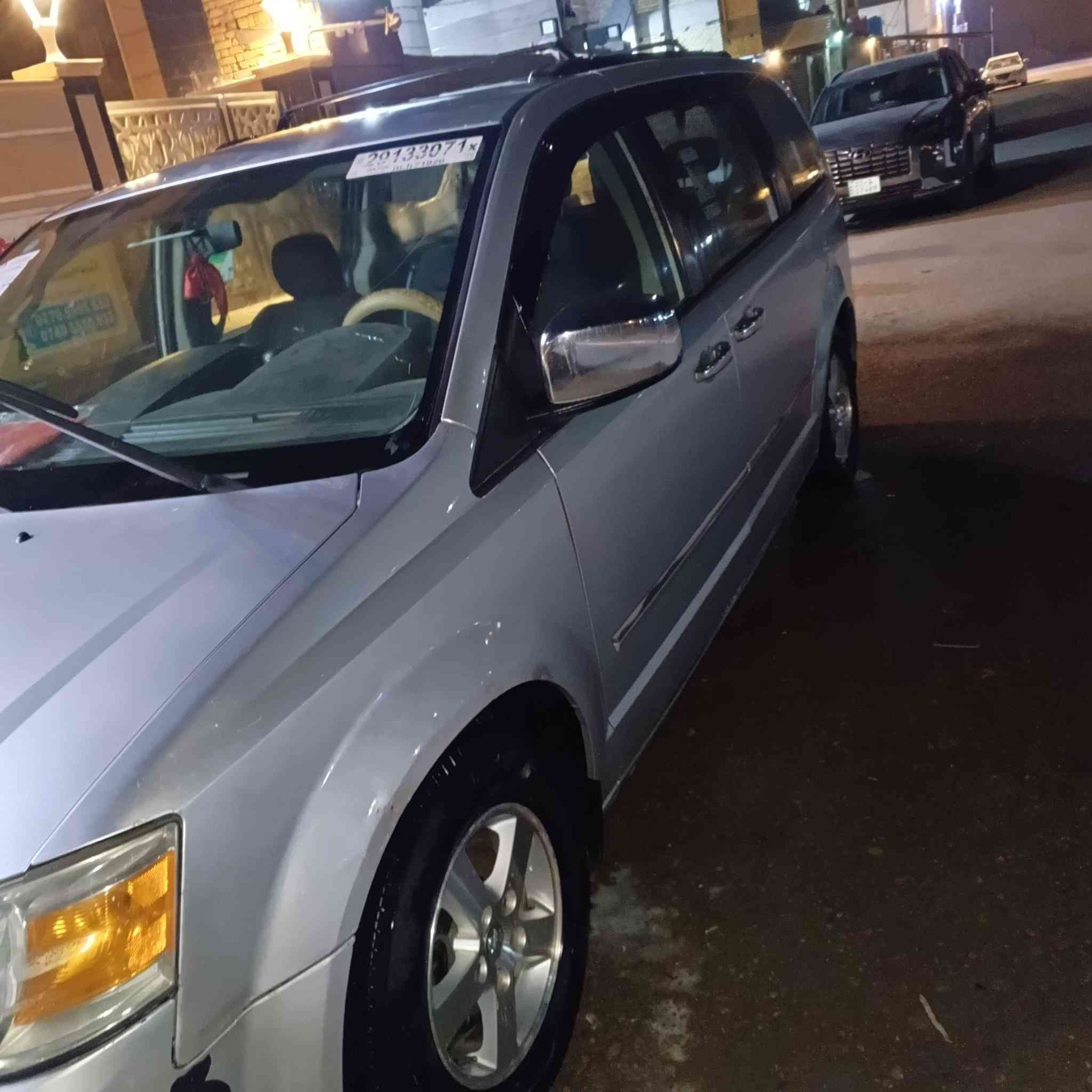 سلام عليكم دوج كرفان البيع مديل 2008 سياره بيه صفحه صبغ بدون حادث اثر جراد سعر 115وبيها مجال  ***********
