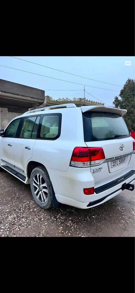 toyota land cruiser 2017 V8 -4.6                   بو فروشتن سةيارةكة فول مواسةفاتة بةسمةية سلايتة سةلاجةية رادار ٥ كاميرة حةساس تةبريد مةركةزي زور مواسةفاتي تر سةيارةكة بي سبوغ بةس يةك تةعديلي زور گچكي هةية گير و مةچينةو بةناوكردن غةرامة هةمووي بةشةرتة سعري ٤٨٠ وةرةقةو مةجال شوين موسل *********** أربيل, العراق
