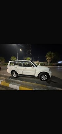 باجيرو 2019 ماشية 56000km  V6  مري كهرباء   ثلاجة وسطية   تخم تايرات ج...