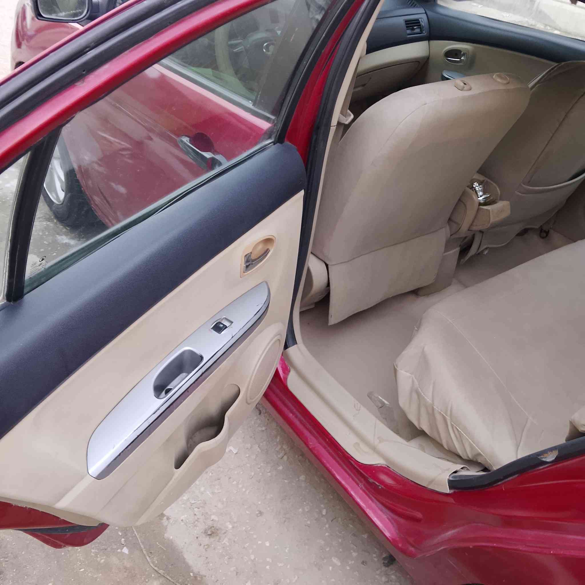 السلام عليكم
كريت ويل فولكس 2012  مصبوغة عام سبب الصبغ خياسات وعدلتهن وصبغتهة 
هستوني مبدللهة مكينة كورولا نحلة 
السيارة باسمي وجاهزة من كل شيء 
مكاني كربلاء اتصل وبيك خير وتدلل

***********
