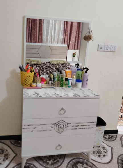 غرفه تركيا نضيفه لبيع سعر بـ600 وبيها مجال رقم ***********
