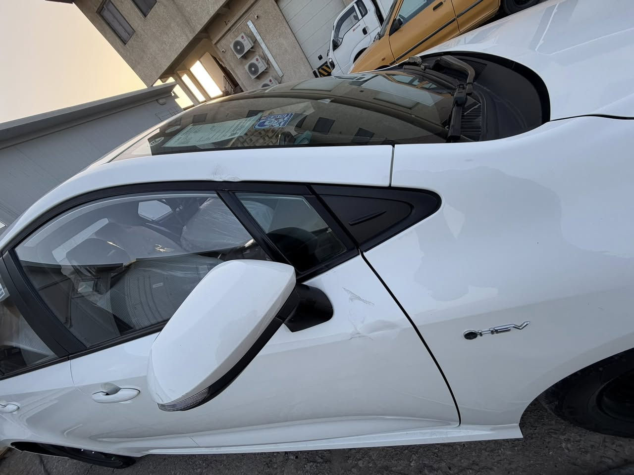 السلام عليكم شبابنه الطيبه
كورلا هايبرد 2025 فول 1/1 للبيع 
بصمه
 فتحه
 كشنات جلد كشن كهرباء 
رادار توقف
اوتو هولد 
سايد بريك بصمه 
اشاير بلمري 
ماشيه 40 الف وقابله للزياده مكاني البلديات او عويريج
هـ***********
ملاحضه:مدوشمه عام ارضيه وسفريات وكشنات وجنطه
