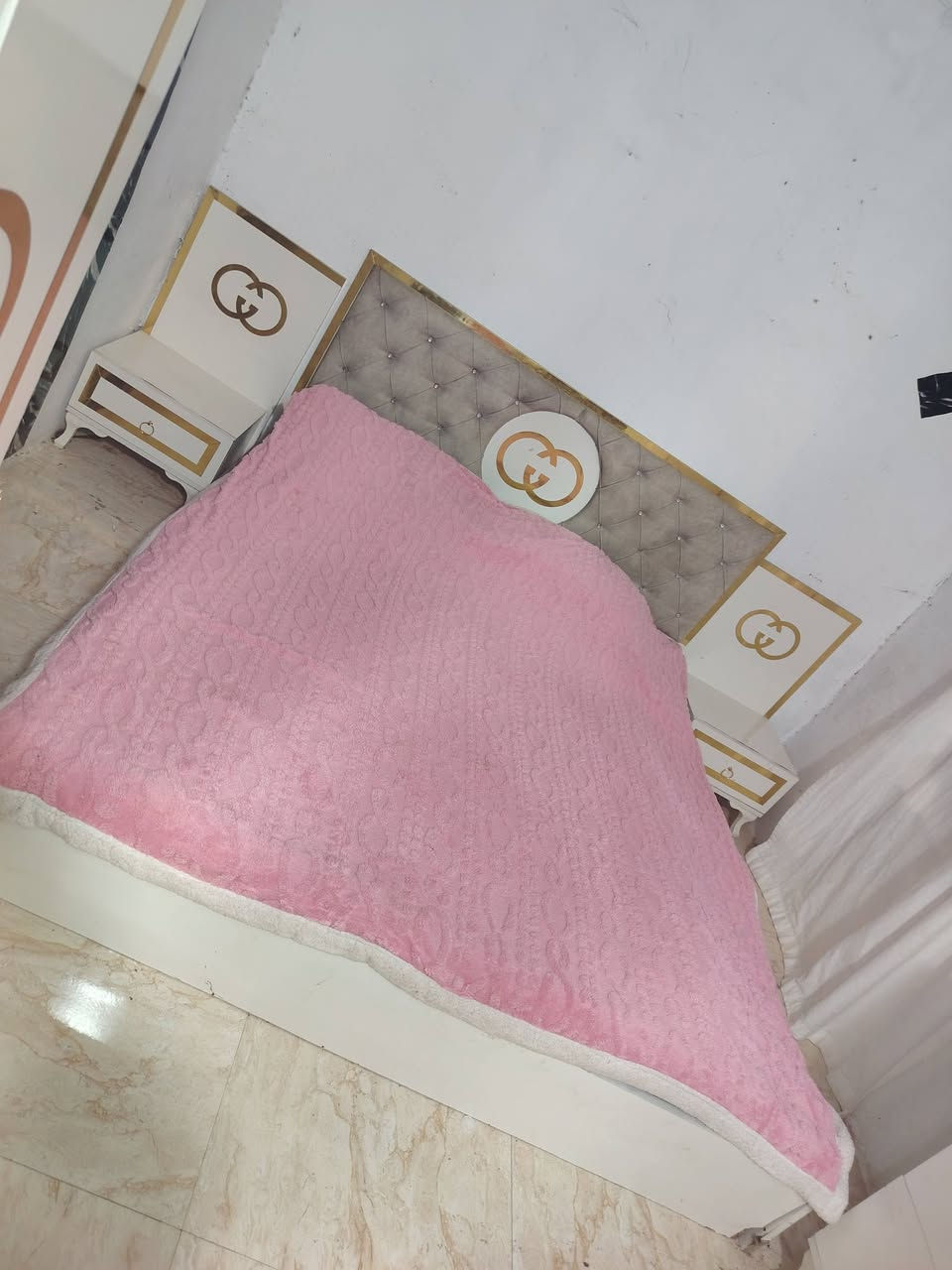 اغراض للبيع للمراسله ع هذا رقم***********

