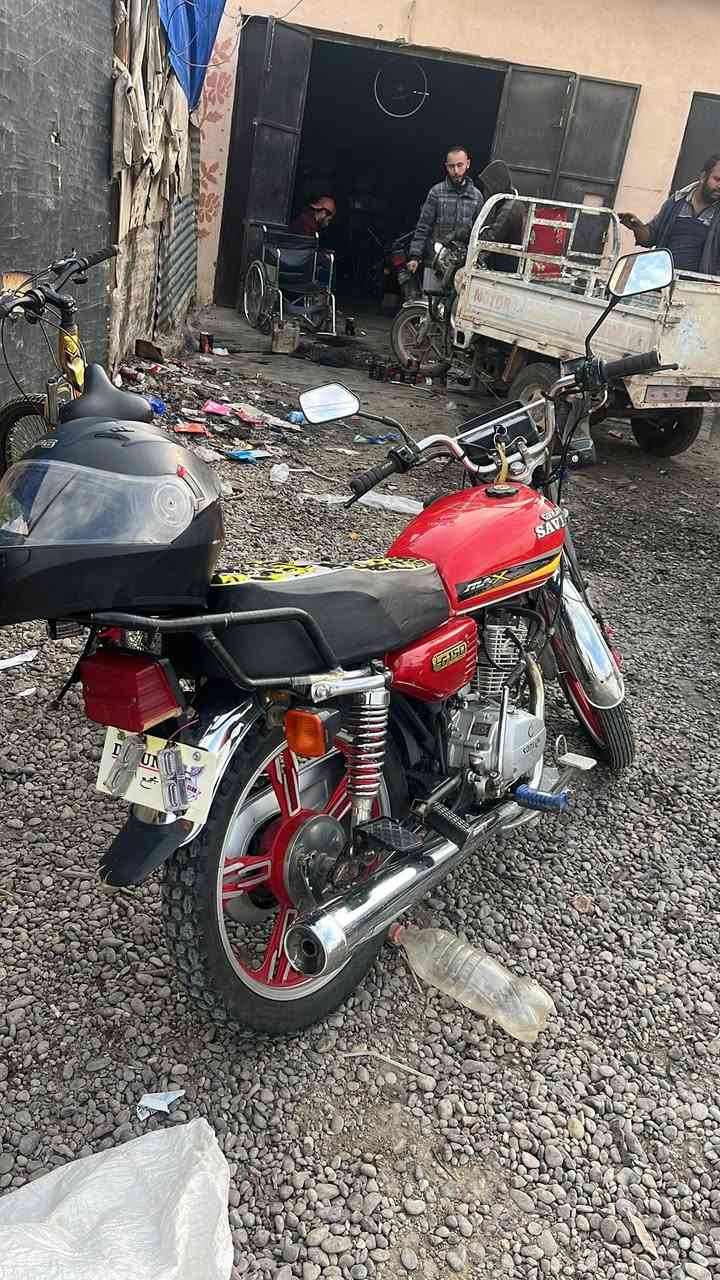 السلام عليكم سيفان 24 الشكل القديم للبيع ماناقصه اي شي سعر 450قفل قفل قفل مكاني العلم (محرك مبدل عصافير فقط )
