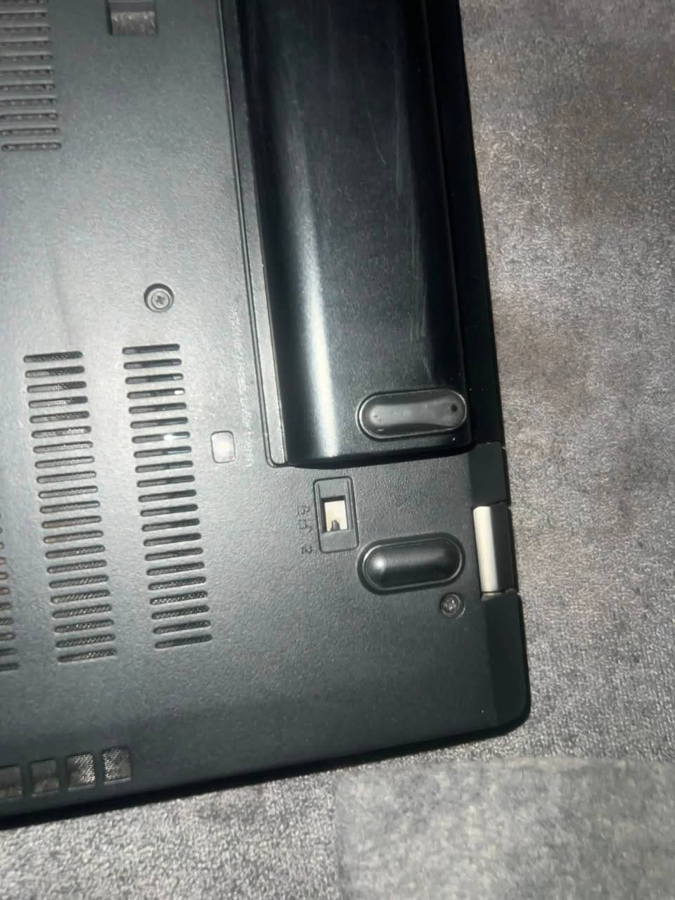 السلام عليكم لابتوب لينوفو Thinkpad T570
الابتوب نظيف ومرتب تجي تجيك وتشوف مواصفات كللش حلوة استخدامي شخصي وبسيط اكسل و ورد وهاي الامور البسيطة ما اشتغل عليه شغل ثكيل مواصفات Ci5 جيل 7 pro
رامات 16gb
N.2 512gb سامسونك
كرت شاشة داخلي 8gb
شاشة 15,6.     FULLHD
شاشة لمس 
بيهة ملاحظة بسيطة وما بيهة اي اثر السبرنك اليمين مال بطارية فالت فقط بس تجيب سبرنك وخلص حتى بلاش يسوهة والبطارية مال لابتوب فوق الممتازة تنطيني ساعتين تقريباً 
مكاني بغداد الامين الثانية نواب الضباط قرب مركز شرطة الامين
***********
تجي تشوفهة تفحصهة يلة تاخذهة 
السعر 325 بيهة مجال بسيط
