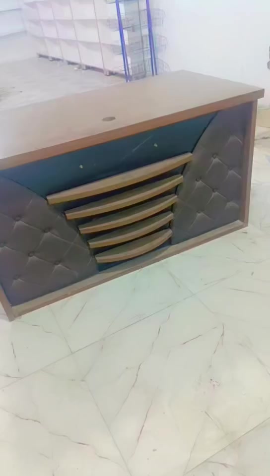 السلام عليكم أخون هاي رفوف كلش انضاف مال كوزمتك حاجه ألف كلشي يرهمن اضافه الى رافعه 40انبير اضافه لى كرسي متحرك اضافه الى ميز مكتبه للتواصل ***********
