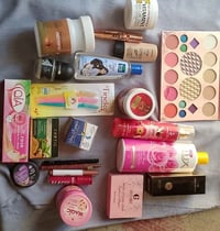 مكياج • توصيل مجاني