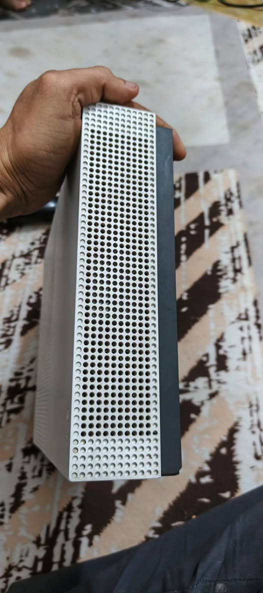 سلام عليكم شباب
اكس بوكس ون اس ذاكره ١ تيرا 
وياه ٢ يدات و٢بطاريات وشاحنه بطاريات 
بي ١٠ ايام كيم باس 
جهاز لك استيكر 
سعر ١٦٥ 
مكاني بغداد المشتل 
متواجد فيس


**إذا كنت صاحب هذا الإعلان وتريد حذفه لأي سبب، رجاءا أرسل رسالة إلى الدعم الفني**