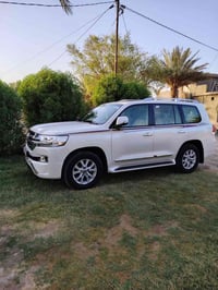 لاندكروز بريم • ٢٠١٦ • ٧٨٠٠٠ كم