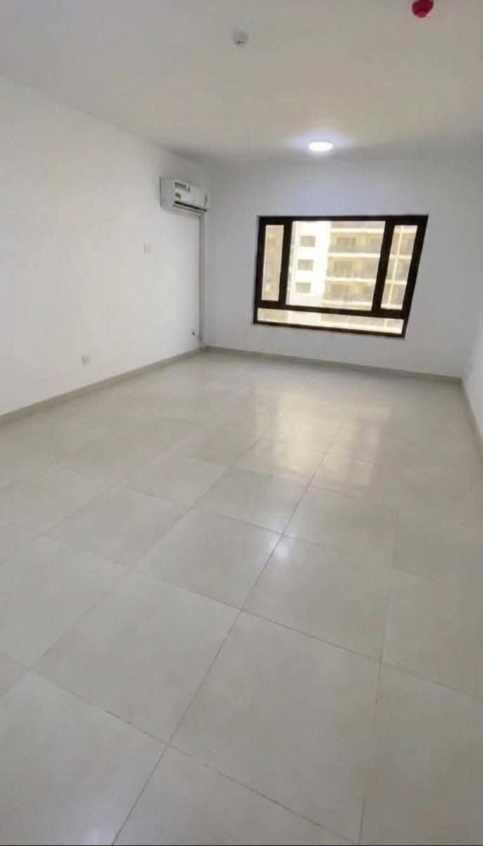 .شقة للايجار في دار السلام فارغة طابق ثالث في عمارة
d3
الشقة مساحة 134
التصميم المرغوب d1
الشقة إطلالة داخلية عل مول
ايجارها شهر بشهرة 800الف
***********
