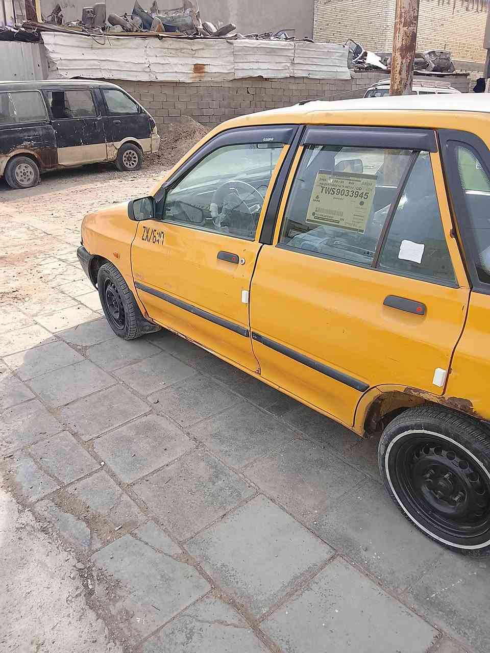 سلام عليكم ورحمه الله وبركاته سايبه للبيع موديل 11 رقم بغداد إنكليزي مصفره هيهة  وغرامات سنويه الحد30 مكينه كير شواصي مكفولات كهربائيات كلها شغاله سياره مال شغل حلوه وكامله بيه نقوصات بصيطه فقط سياره متروكه صار شهرين هيج بس هيه خير من الله السعر 21 للمكان بغداد المعالف التصال ***********
