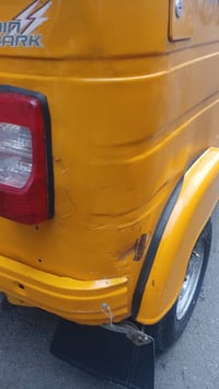 تكتك 19رقم وسنويه عنواني بغداد شارع حيفا السعر 5000. 800 وبيها. مجال 0...