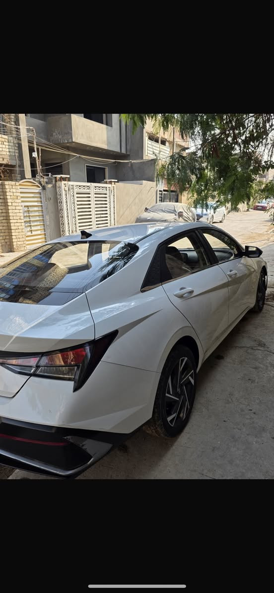 السلام عليكم النترا 24 تجميع صيني فول مواصفات ماشيه 90 السعر 140بيها مجال ***********
