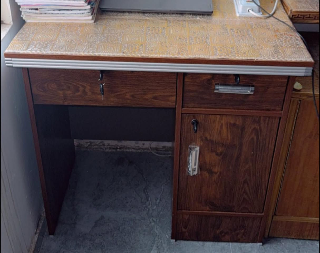 ميز مكتب +كرسي دوار 
للبيع بعدهن جدد شخط مابيهن عالفحص
150ثنينهن وبيهن مجال للشراي مكاني نجف


**إذا كنت صاحب هذا الإعلان وتريد حذفه لأي سبب، رجاءا أرسل رسالة إلى الدعم الفني**