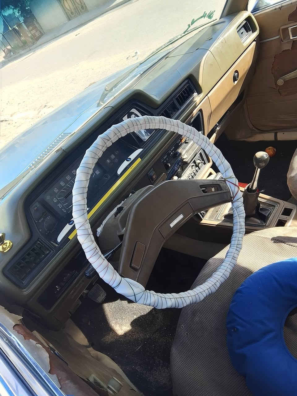 سلام عليكم سياره كرونه موديل 80 للبيع بسمي تحويل ثاني يوم كير ومحرك بلادي كهربائيّة كلهه شغله تخم تاير تبريد شغل ثلج سياره كلهه شغله سايد بريك صدر امامي وخلفي جديد سياره جاهزه مانقصهه شي
مكان بغداد حي نصر 
لسعر 27
لاستفسار على رقم 
***********
