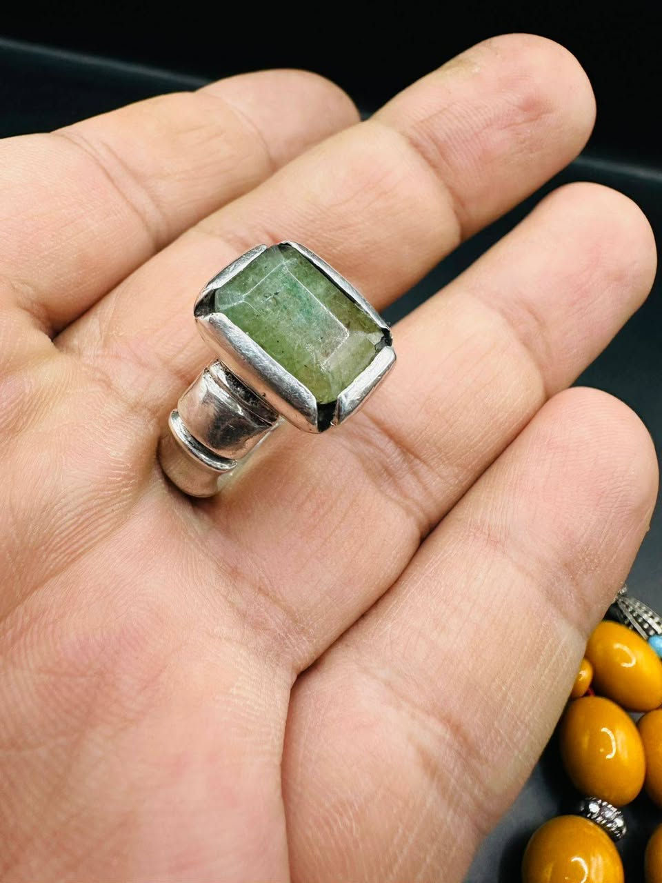 قطعه جديده من الزمرد الزامبي صياغة ثقيله فضه 925 للحجز والاستفسار مراسله الصفحة أو مراسله واتساب ***********
يوجد توصيل لجميع المحافظات
العنوان ناصريه الشطرة الخان (فضيات حسين)
