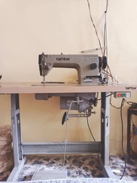 متاح مكينة خياطة حيل نظيفة مستخدمة شيء قليل 200 ألف الشراي يتصل 077017...