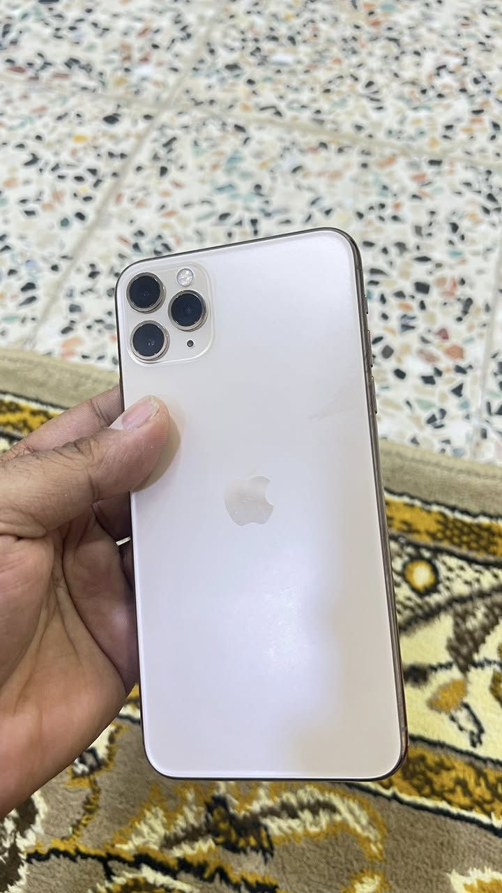 للبيع جهاز ايفون 11 برو ماكس مستخدم كمه موضح بل صوره فطر بل شاشه السعر خاص للستفسار خاص او عله رقم الهاتف ***********
