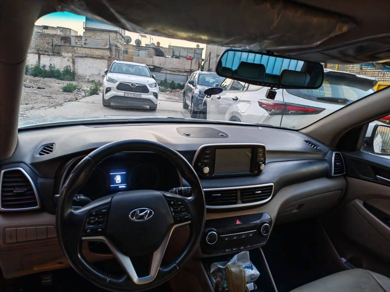 السلام عليكم
توسان 2020خليجي فول مواصفات مكينه وكير مكفولة الضرر البابين العكس السايق مثل ماموظح بالصور 
السعر:172$ م***********غيرمتوفر على الفيس
