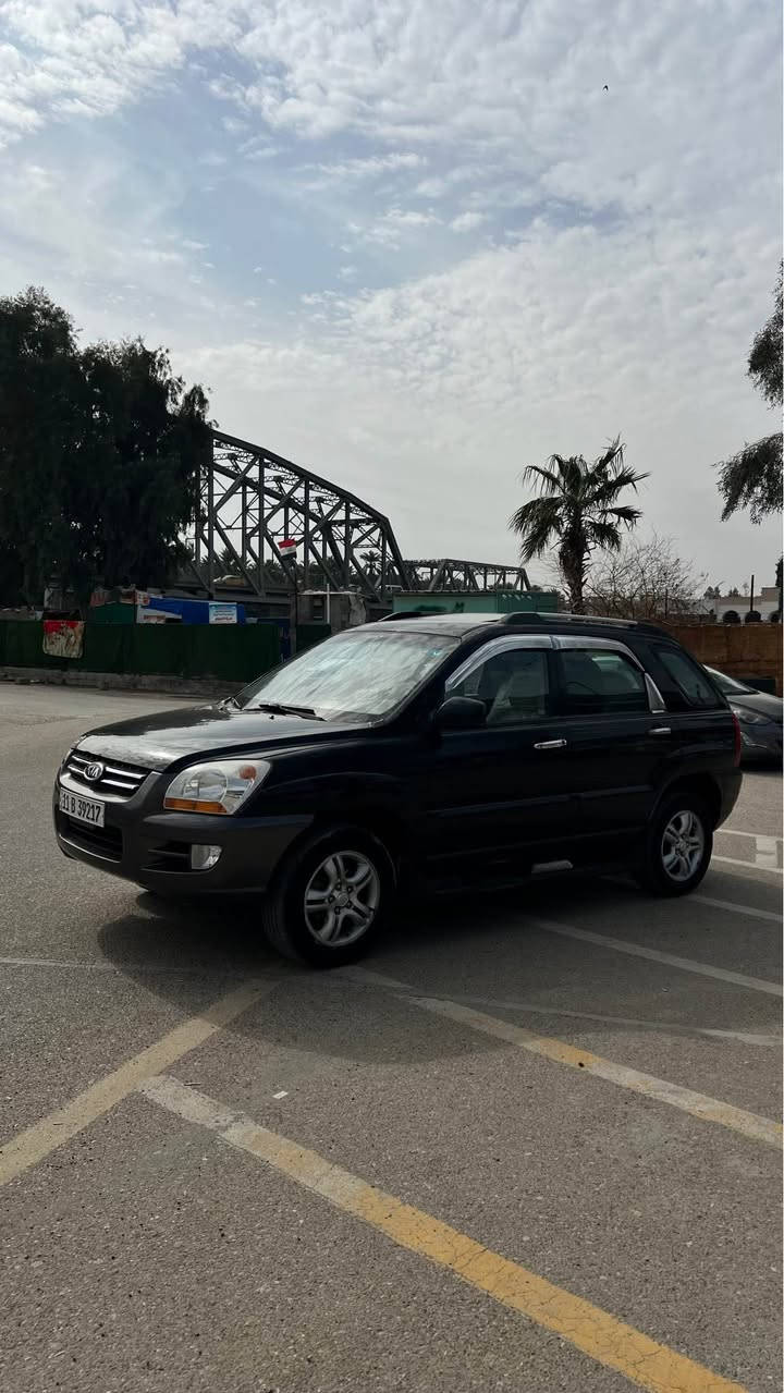 السلام عليكم كيا سبورتج ٢٠٠٦ مكينه ٦سلندر ٢٧٠٠ جديده بعدهه بالضمان قبل سبوع شادهه هيه وتفرعاتهه كامله وادامه كامله بيهه مكانات صبغ وجراد  حداديتهه زينه تخم تاير 
رقم بغداد تحويل مباشر دواخلهه حلوة بيع او مراوس 
مكانهه بعقوبه ٧٧٧٥٥٤٣٦٦٨ بعقوبة, ديالى
