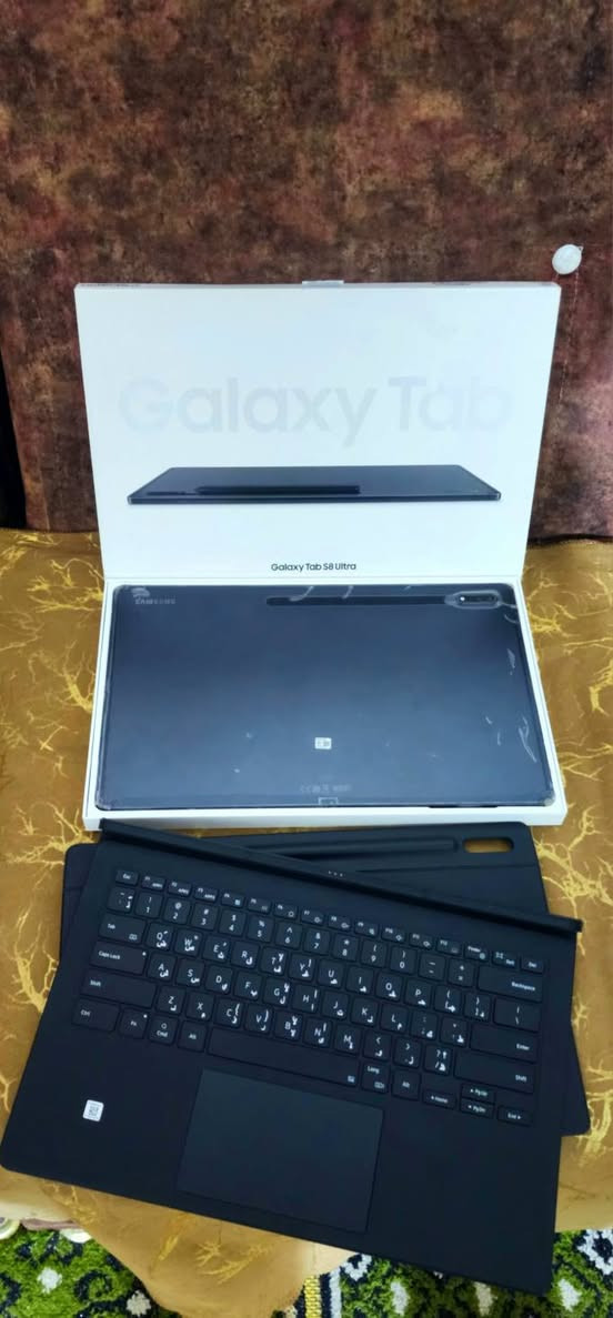 Samsung .. Tab S8 Ultra  256GB
الشاشة سوبر اموليد 2K  . حجم 14.6 . 120H
المعالج سناب داغون gen1
سرعة الشحن 45W
الذاكرة  256GB
الرام  12GB
الملحقات كارتونه التاب مع القلم و كفر ماجيك كيبورد 
التاب نضيف جدا شخط ما بي اخو الجديد 
التاب مغلف بلاصق حماية من كل الجهات وستيكر على الشاشة


**إذا كنت صاحب هذا الإعلان وتريد حذفه لأي سبب، رجاءا أرسل رسالة إلى الدعم الفني**