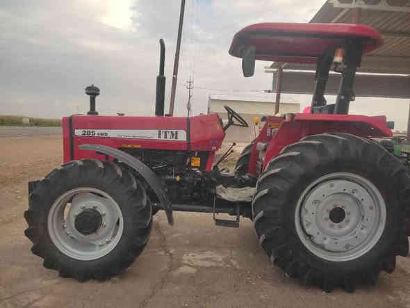 السلام عليكم تركتر ايراني للبيع موديل 2025 رقم سليمانية شرط التحويل گير محرك هودرليك اكسل پاور ستيرن شرط تركتر جديد مشتقل 221 ساعة عنوان كركوك قضاء الحويجة 
(( معرض 🌹 الربيع 🌲)) 
للاتصال *********** كركوك
