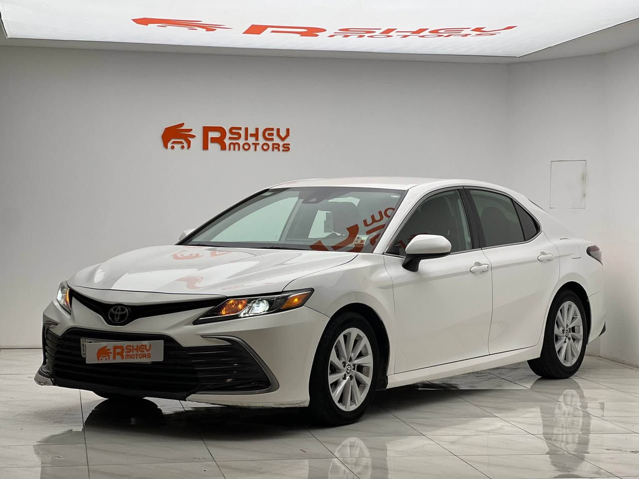 Toyota Camry 2021 
تويوتا كامري 2021
مواصفات LE

مكينة 4 سلندر حجم 2.5 لتر تنفس طبيعي
ماشية 88,000 ميل و بحالة ممتازة 

السيارة بیها کارت صغیر بالصندوق و جاملغ امامي کلیر امریکا بدون ایرباک بدون دواخل  مكفولة من كير و محرك وكهربائيات….

ب  سعر (182$) ورقة و بيها مجال للطيبين

مكان السيارة

دهوك -معرض ارشف R-Shev
رقم51 من معارض التيرمينال 

***********
*********** دهوك, العراق

