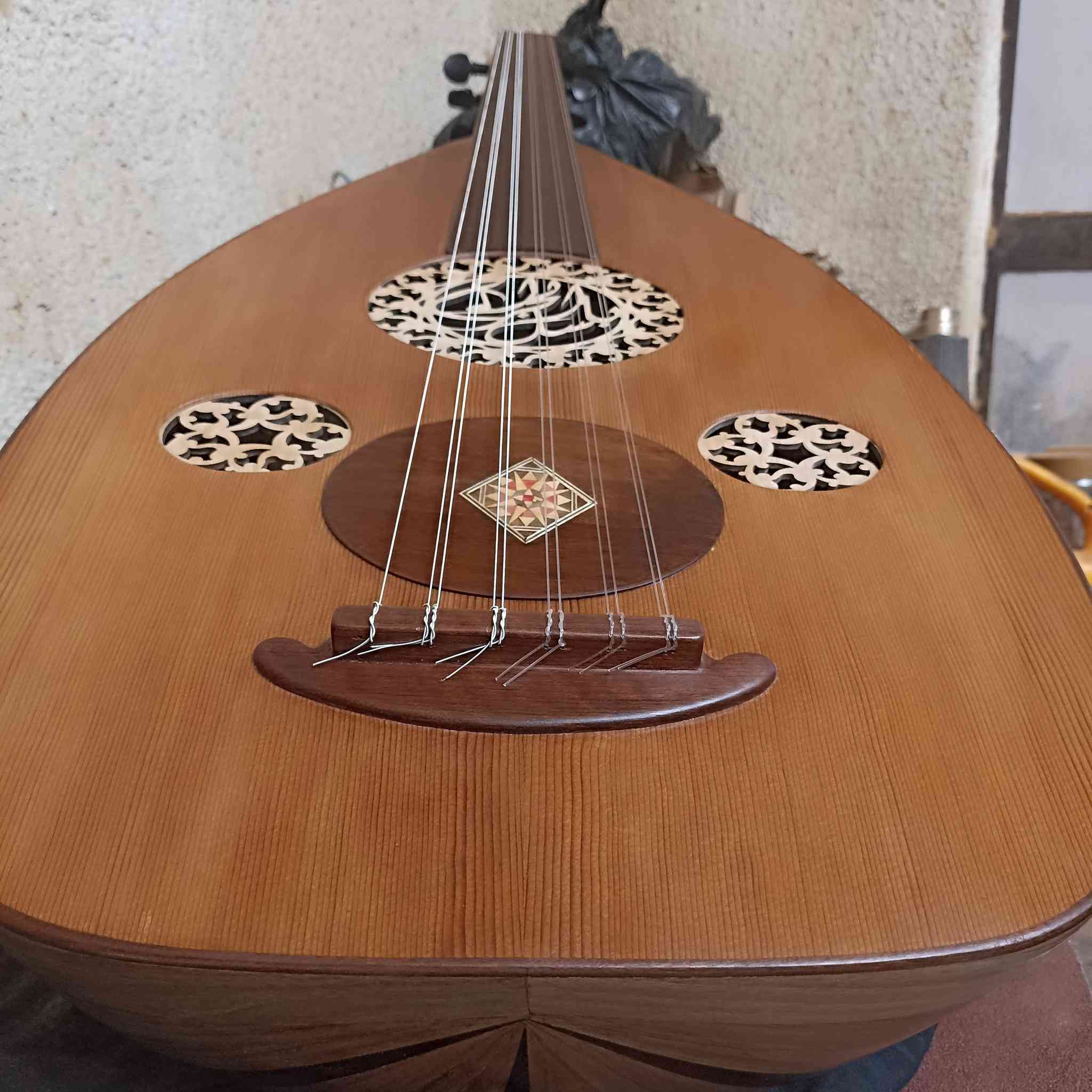 السلام عليكم (( صناعتنا ))
جوز وصندل
 الوجه سبروس معالج
المفاتيح ابنوس 
واتساب//// ***********
مع تحياتي لكم
