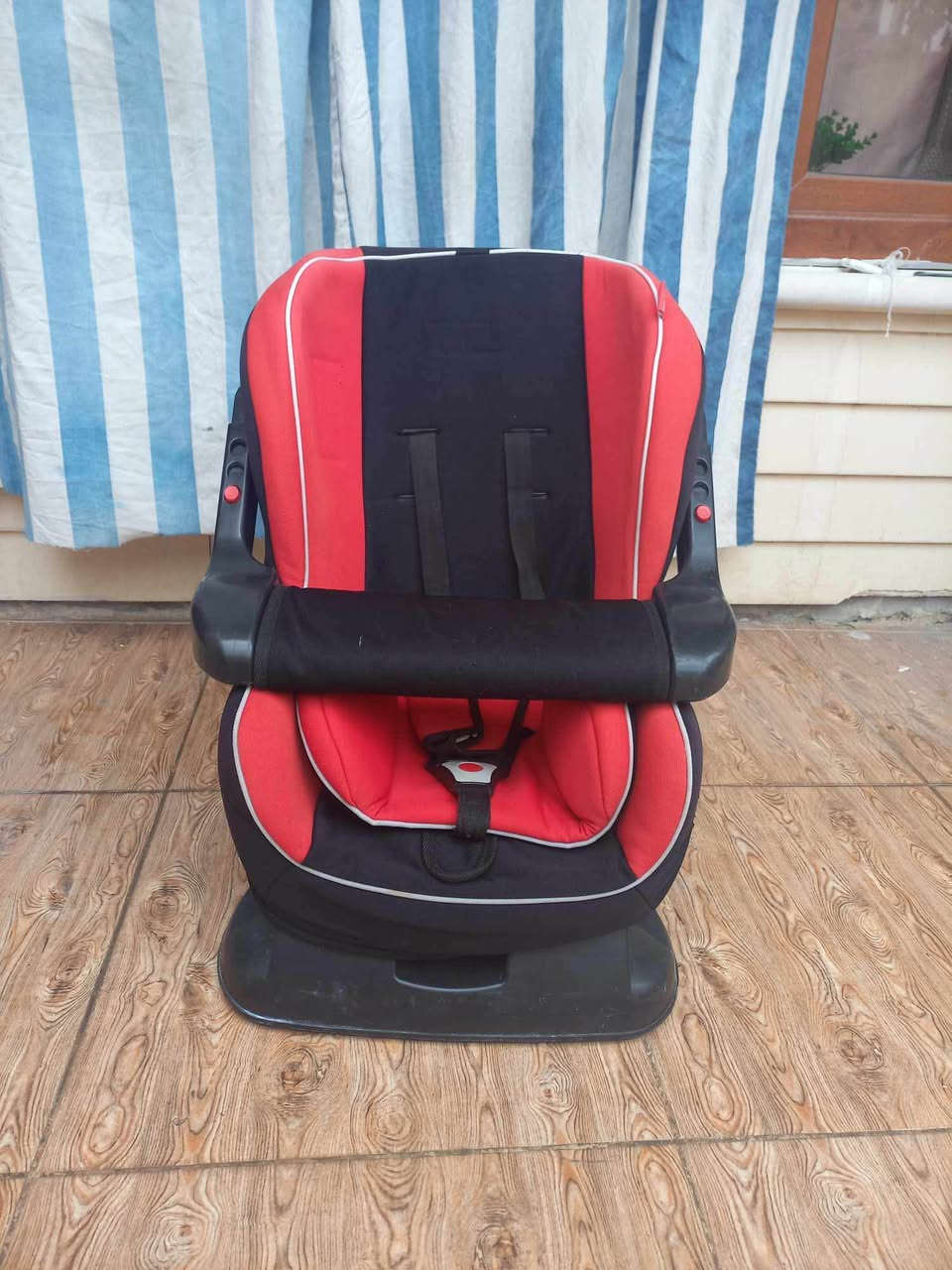 کورسی ناو سەیارە
زۆر تازەیە
کەم بەکار هاتوە
ڕەنگی سور و ڕەش
دانیشتن و پاڵەکەوتنیشە
نرخی 40 معامەلە كركوك, العراق


**إذا كنت صاحب هذا الإعلان وتريد حذفه لأي سبب، رجاءا أرسل رسالة إلى الدعم الفني**