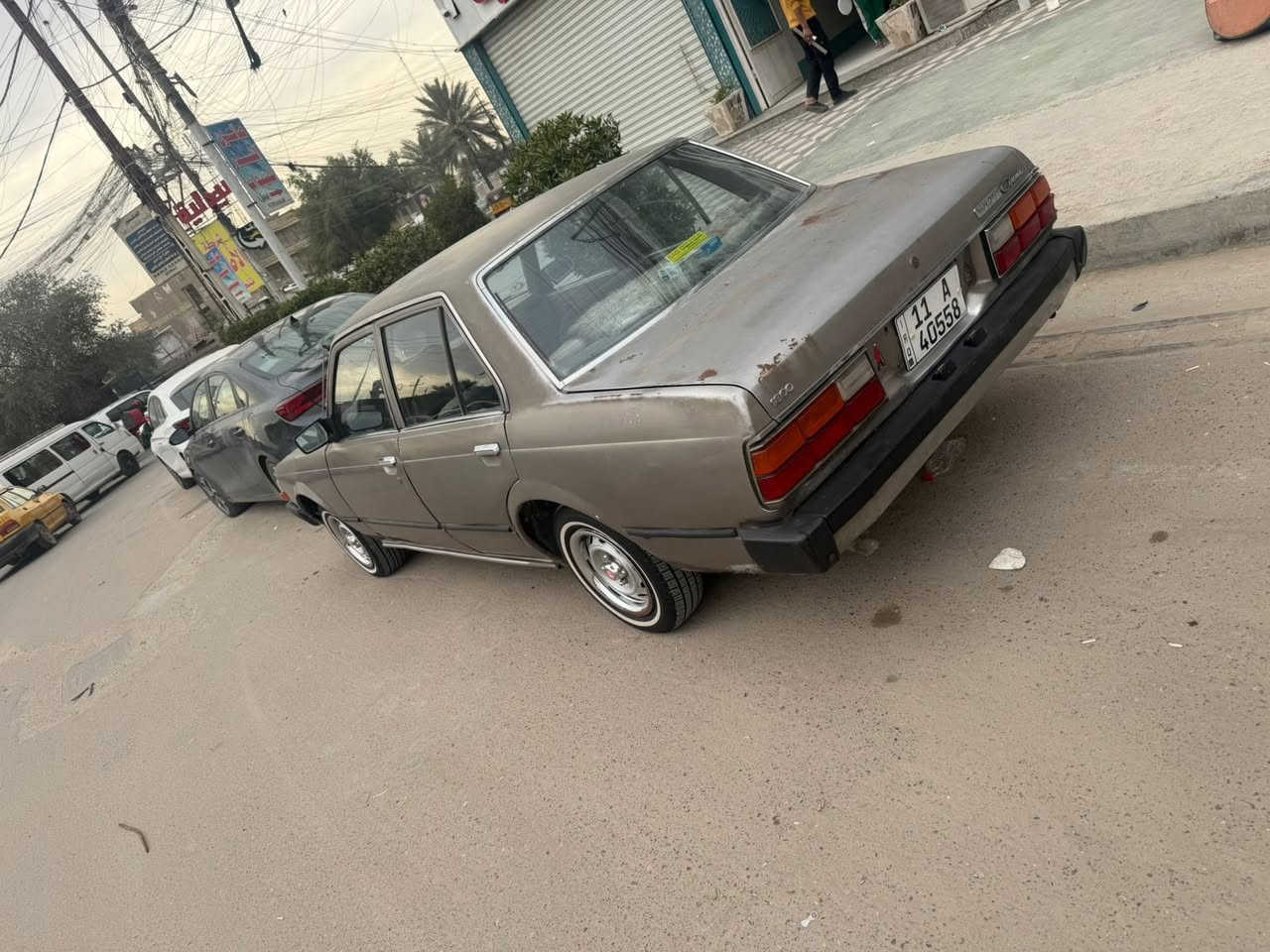 سلام عليكم كرونه موديل 1981سياره مكفوله من ضربه وصبغ مكينه وكير مكفولته تبريد دفهه شغل تخم تاير جديد صدر مامي وخلفي جديد سياره مكفوله من كلشي بلاديه كهربائي كله شغله كل نقص مابيه سياره مال جناي رقم بغداد نكليزي هزه جديد سنويه الى 30سياره تحويل مباشر بغداد بلديات وهذ رقمي ***********
