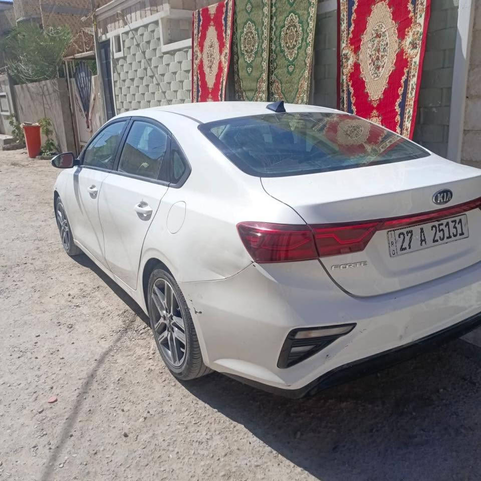فورتي 2019 امريكي
محرك 2000 كير مبدل عادي مو سفتي
ضربته جاملغ مبدل وبنيد مصلح

 محرك مفتوح 

بيه شخطه بالباب الخلفي الايمن

تقرير الفحص بلصور موجود 

ناصريه موقعها باقي التفاصيل واتساب

للتواصل ***********
