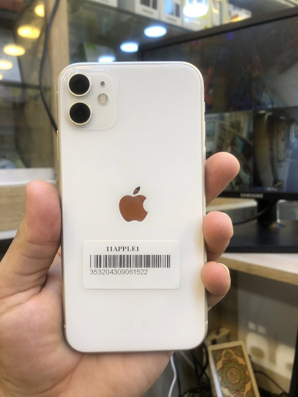 سلام عليكم ايفون ١١ عادي بلاديني ممفتوح شرق اوسط عربي ذاكره ١٢٨ بطاريه ٨٠ فول نضافه شخط واحد مابي هو باكيته سعره ٢٥٠ سعر ثابت مكاني الاعضميه رقم ***********
