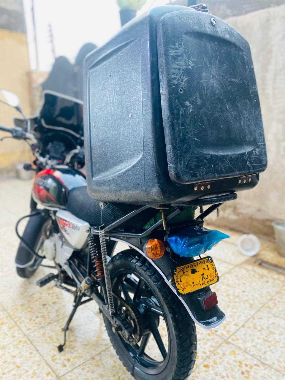 دراجه للبيع موديل 23 داخله بل 24 مرقم بغداد 
دراجه كفاله عامه مستعجل ع بيعتهه 
مكان بغداد السعر 2100
***********
