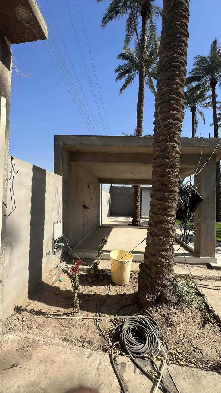 سلام عليكم بيت حديث مساحه ٨٢٠ متر طابو ملك صرف منطقه عرافيه غريب سده سعره ٣٥٠ مليون بل عافيه عل ياخذه *********** تحويل مباشر بسمنه
