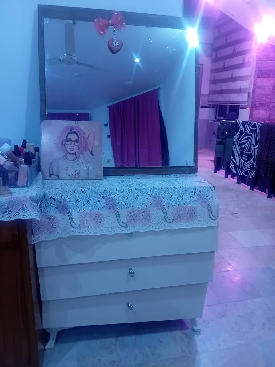 غرفه للبيع السعر ١٥٠ الف الزعفرانيه الربيع ***********
