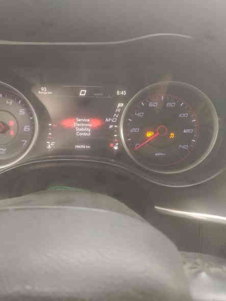 للبيع جارجر موديل 2015 وارد امريكي حادث جاملغ وبنيد رقم دولي بسمي تحويل ثاني يوم بيها تبديل شفقه قماره محرك 3600 جاهزه سياره تبريد حداديه خير من الله سعر  130وبيهامجال قليل ***********
