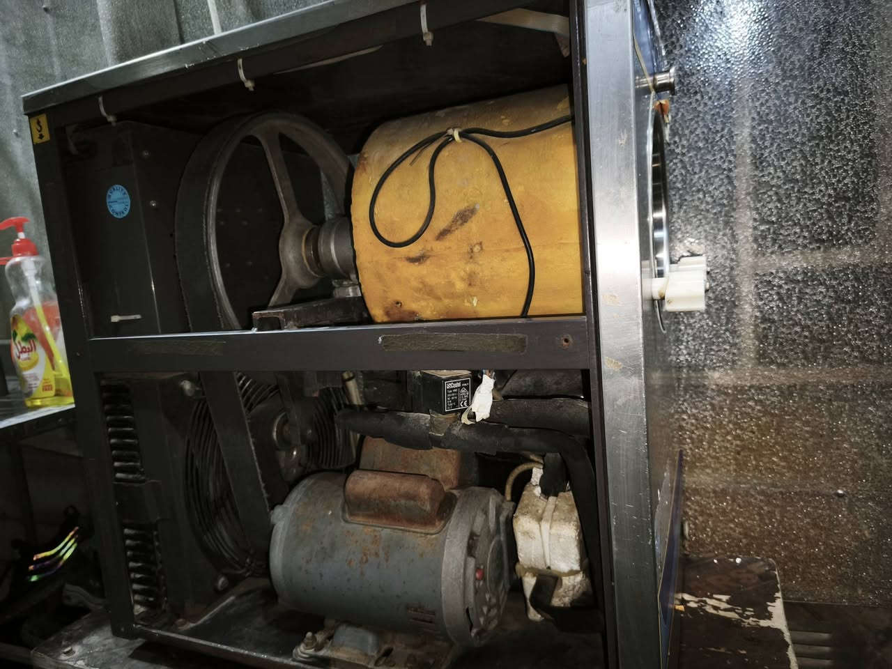 ​🍦 للبيع: ماكينة آيس كريم Frigomat T5 إيطالية 🇮🇹
فريجومات الأصلية.
​الصناعة: إيطالي 100%.
سنكل فيز 
سعة 7 كيلو كل عشرة دقائق 
​الحالة: مستعملة (كما هو موضح بالصور) 
​الموقع: [بغداد الشورجه]

​📞 للتواصل: [***********]
