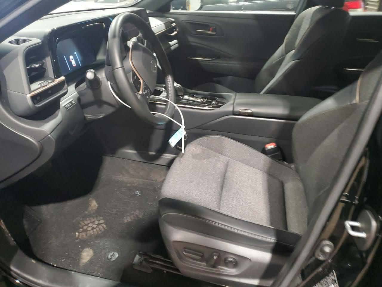 السلام عليكم ملكه للبيع موديل 2024 وارد أمريكي حادث صندوق الجنطة فقط ماشيه 67 رقم بغداد مكان السيارة كربلاء السعر 275 وبيها مجال 
للاستفسار *********** عين التمور, كربلاء
