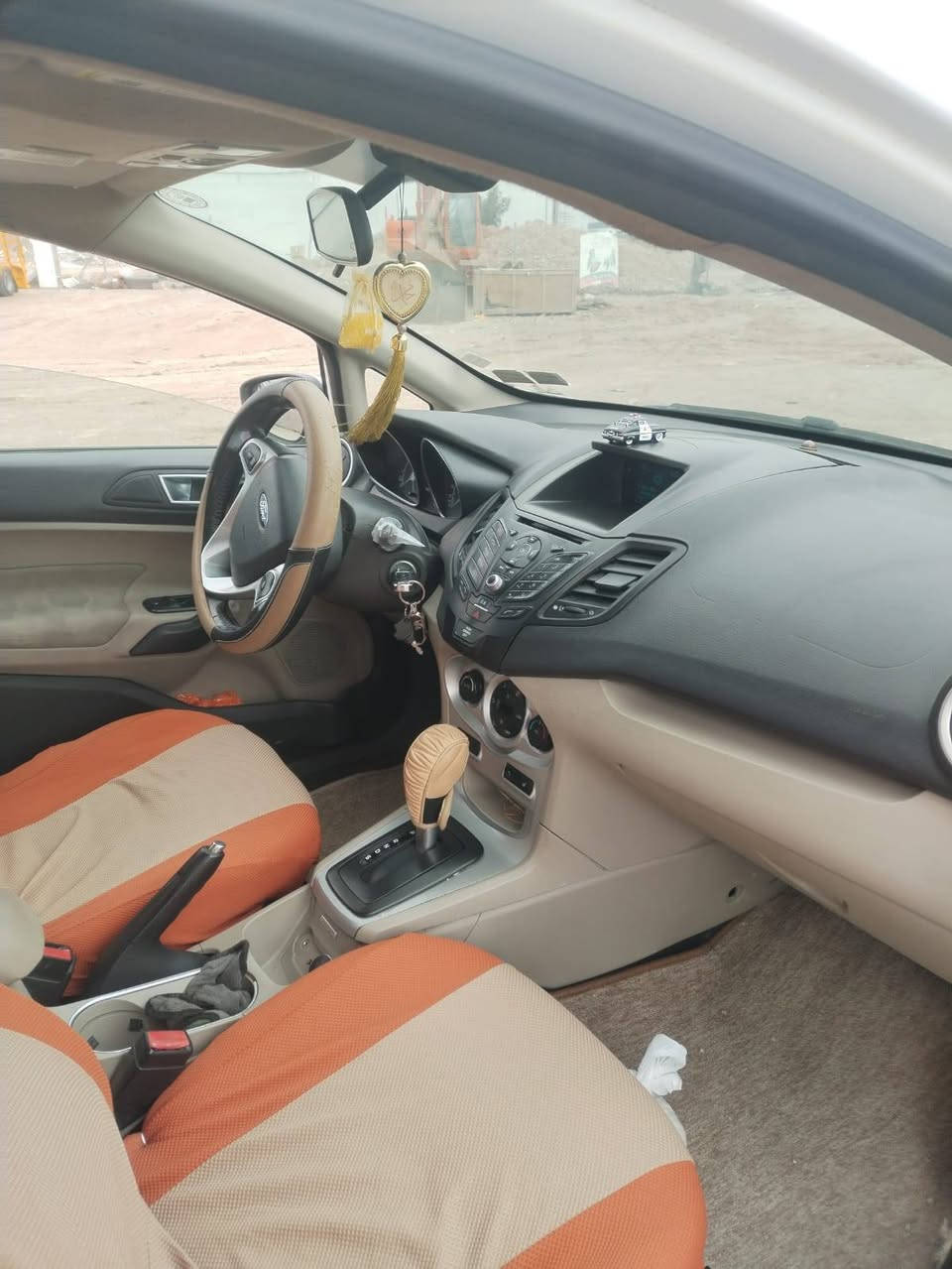 فورد فیستا 2016 فول موسفات هە موشتی بە شە رت  دوپارچە و نیو بێ ناوگرتن پشت و پێشی کەپس شوین هه ولێڕ أربيل, العراق


**إذا كنت صاحب هذا الإعلان وتريد حذفه لأي سبب، رجاءا أرسل رسالة إلى الدعم الفني**