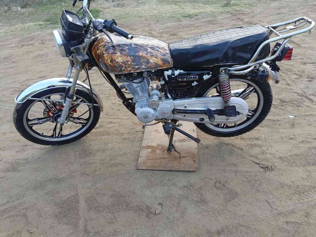 للبيع موديل 22كفاله. مكان حله سياحي السعر 500وبيه مجال ***********
