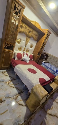 غرفة نوم • جديدة • بيها مجال