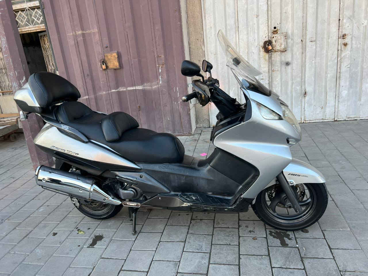 يالله
للبيع سلفر وينج مكينه 600
 فول مواصفات لونين
دشبول نفخ
اوفر مود
تدفئة بليدات
لايت زنون
بريكAbS
جامة قطعتين
جنطة مثلثة
شاشة كار بلي
مصدات هوه
ستان موبايل
قاعدة ماء
سستم صوت بلصندوك
الدراجه عليهه ادامة عامة من جميع النواحي
تايرات جدد
مكاني بغداد
سعر خاص او
***********
