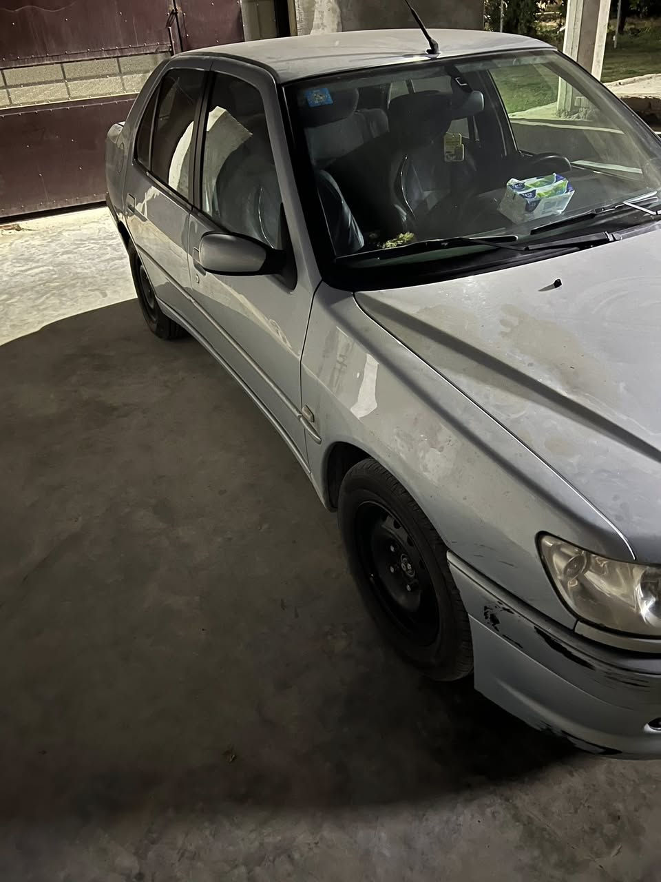 السلام عليكم
بيجو ٣٠٦ ٢٠٠١ 
للبيع بغداد الرقم الإنكليزي 
السيارة كفالة عامة كير محرك حدادية تبريد الكشر بدون صبغ بيها بارد بسيط جراد بصندوق بسيط السعر ٦٠ وبيها مجال
***********
